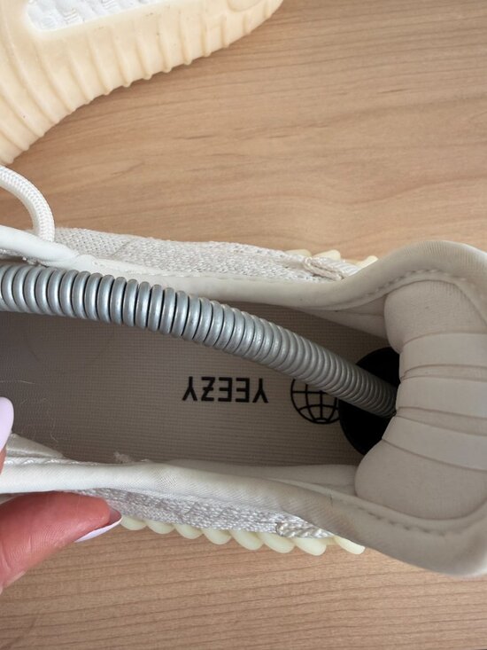Adidas Yeezy Boost 350 V2 Bone main image 4